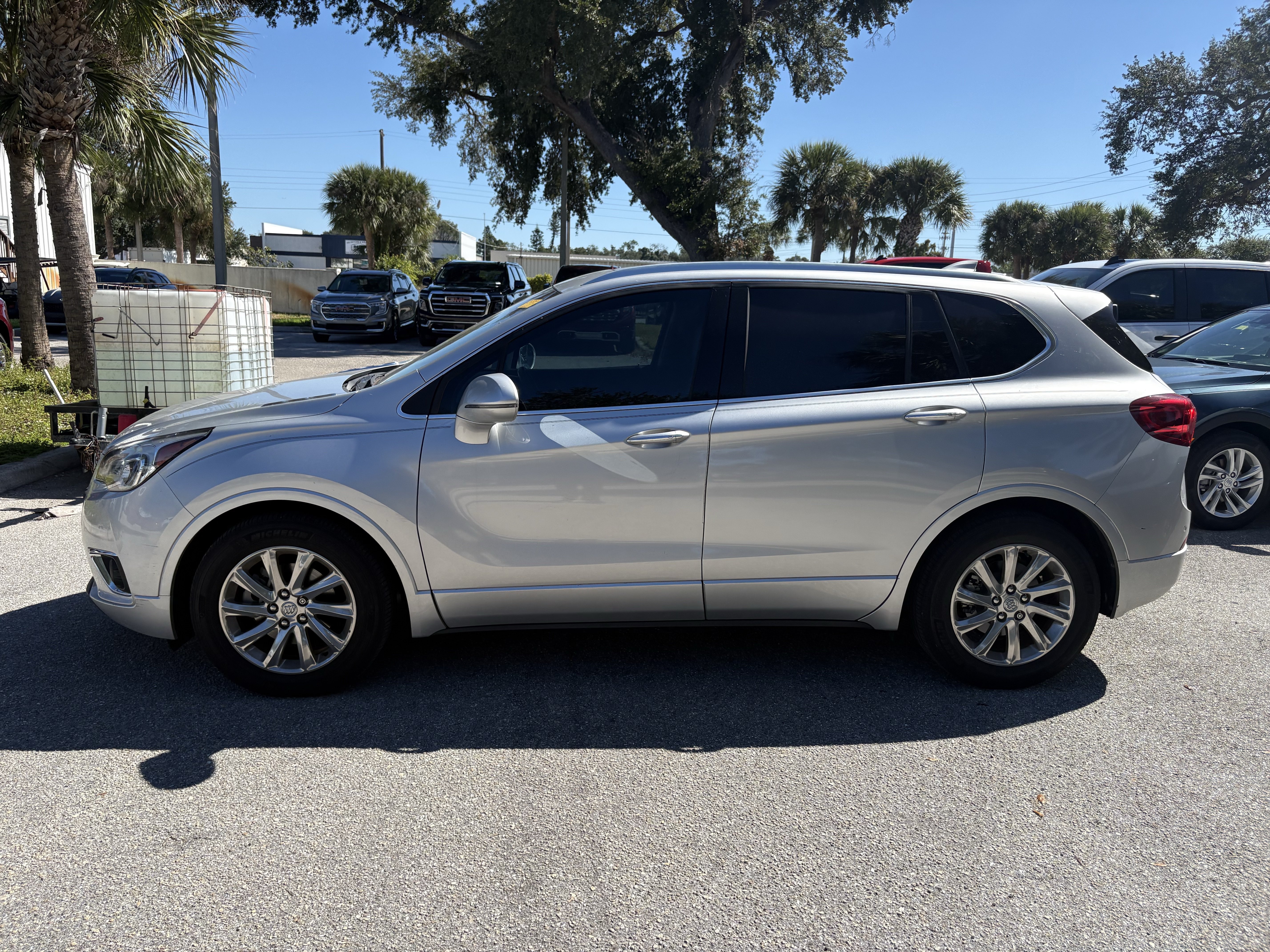 Used 2019 Buick Envision Essence FWD image 4