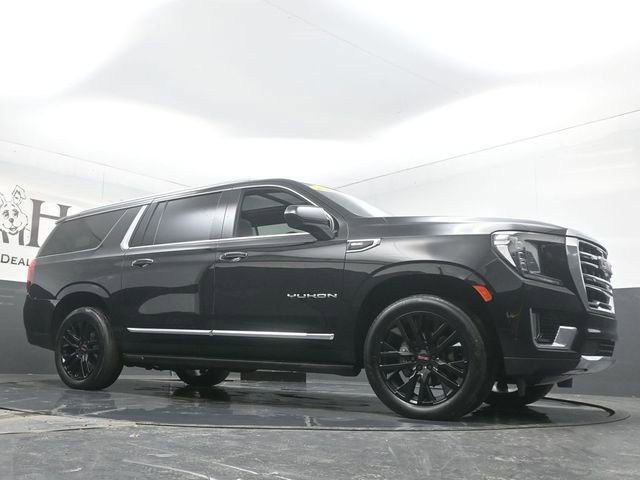 Used 2023 GMC Yukon XL SLT image 2