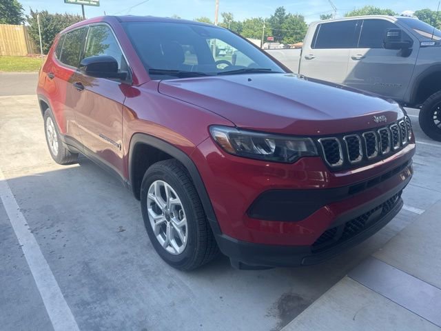 Used 2025 Jeep Compass Sport AWD/4WD image 1