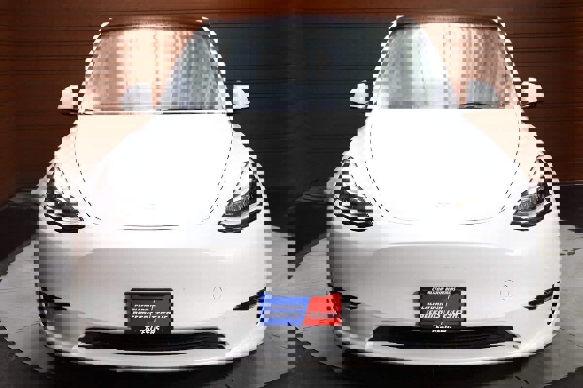Used 2023 Tesla Model Y Long Range image 3