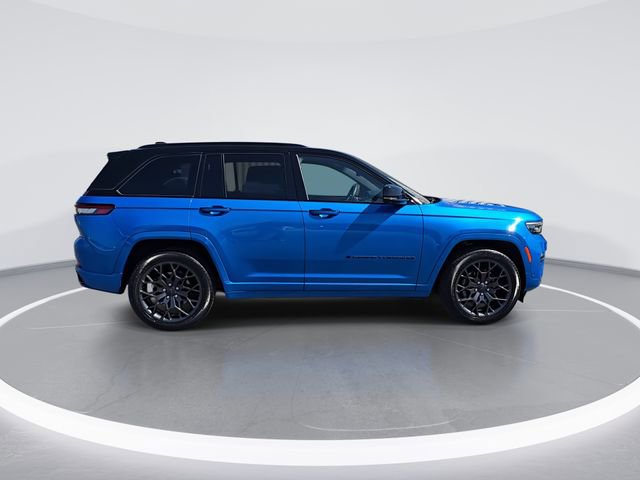 Used 2023 Jeep Grand Cherokee Summit AWD/4WD image 8