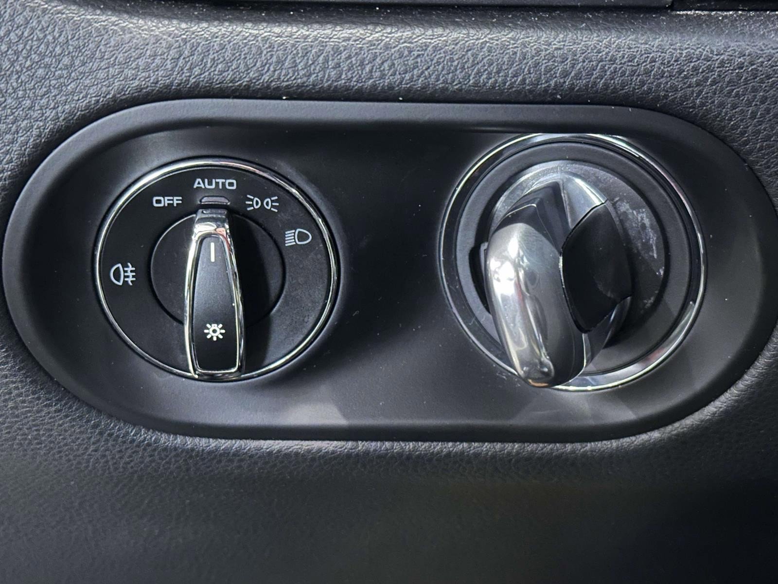 Used 2020 Porsche Macan image 28