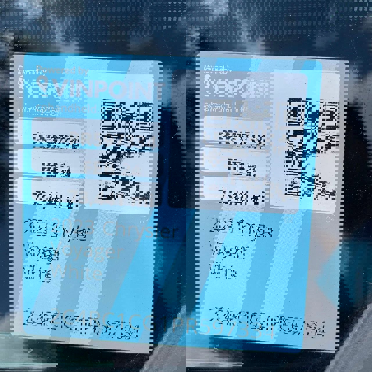 Used 2023 Chrysler Voyager LX image 26