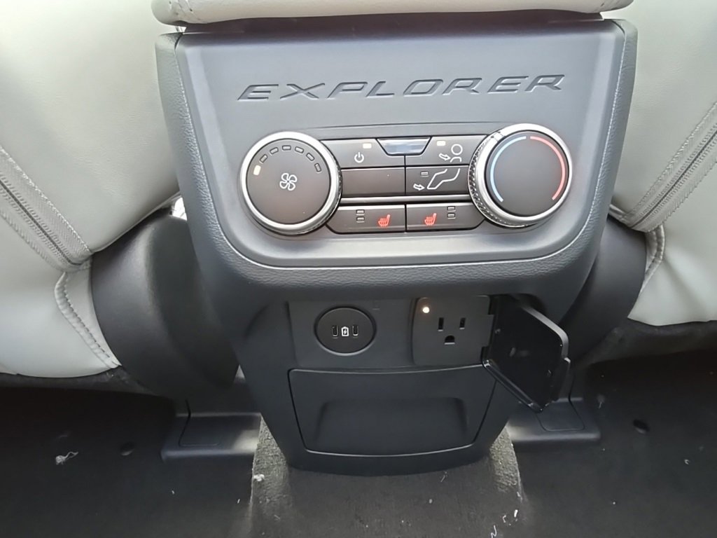 New 2026 Ford Explorer Platinum image 43