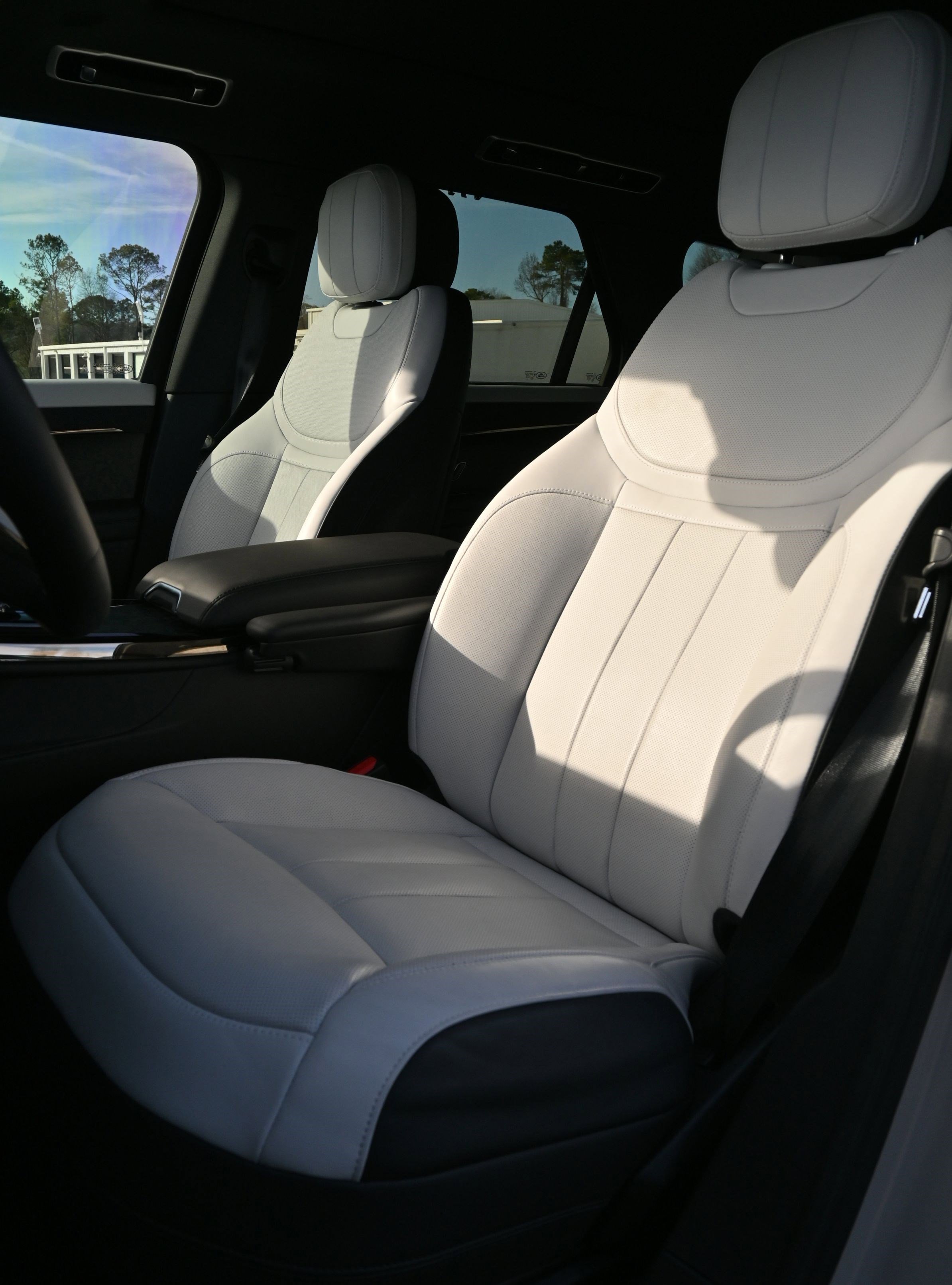 Used 2025 Land Rover Range Rover Sport Dynamic SE image 18