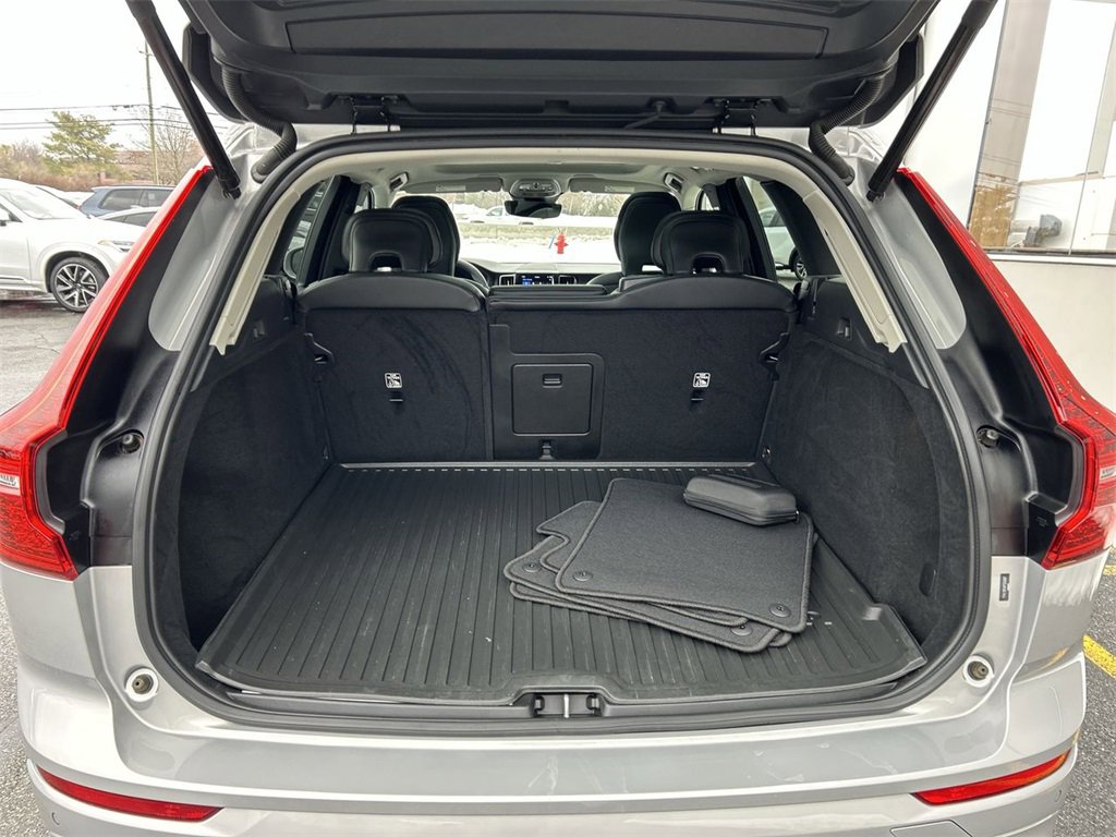 Certified 2023 Volvo XC60 B5 Core w/ Climate Package image 27