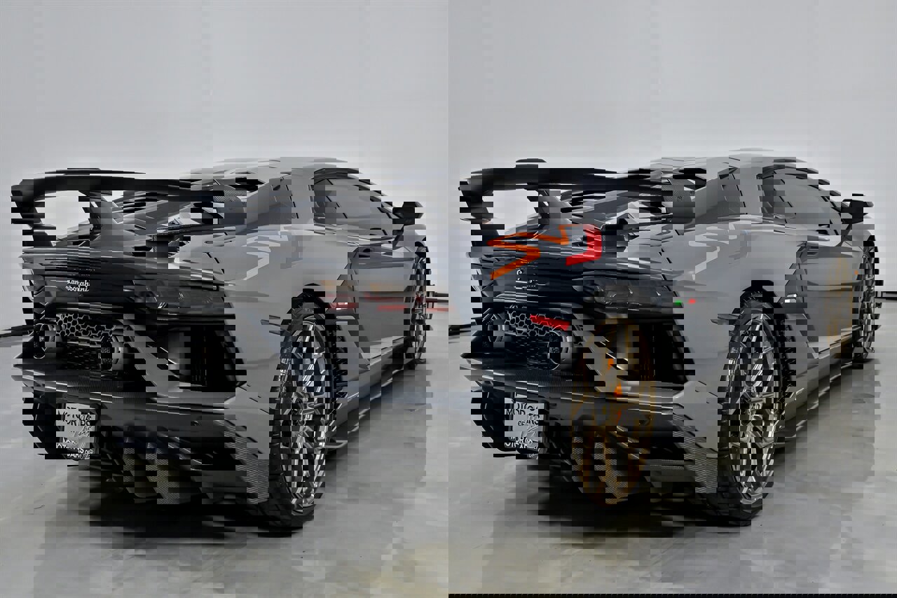 Used 2019 Lamborghini Aventador SVJ image 13