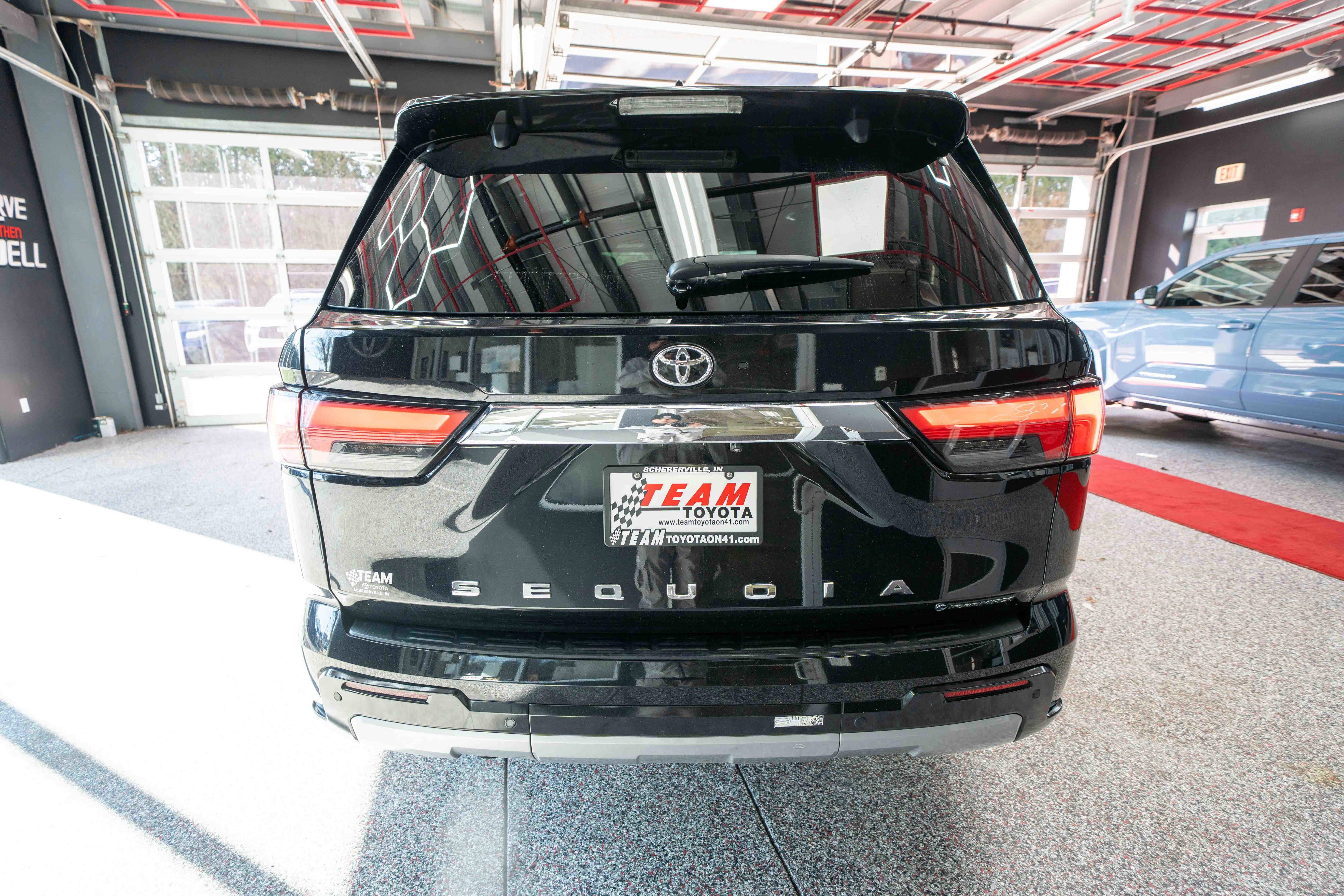 Used 2025 Toyota Sequoia Limited image 3