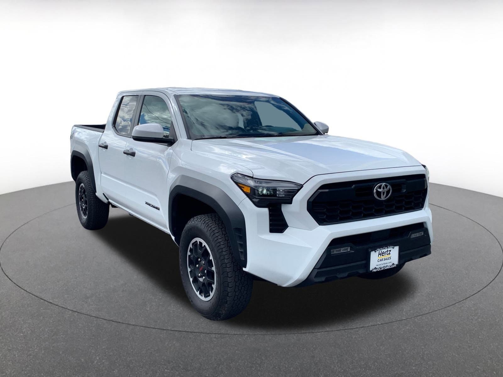 Used 2025 Toyota Tacoma SR image 1