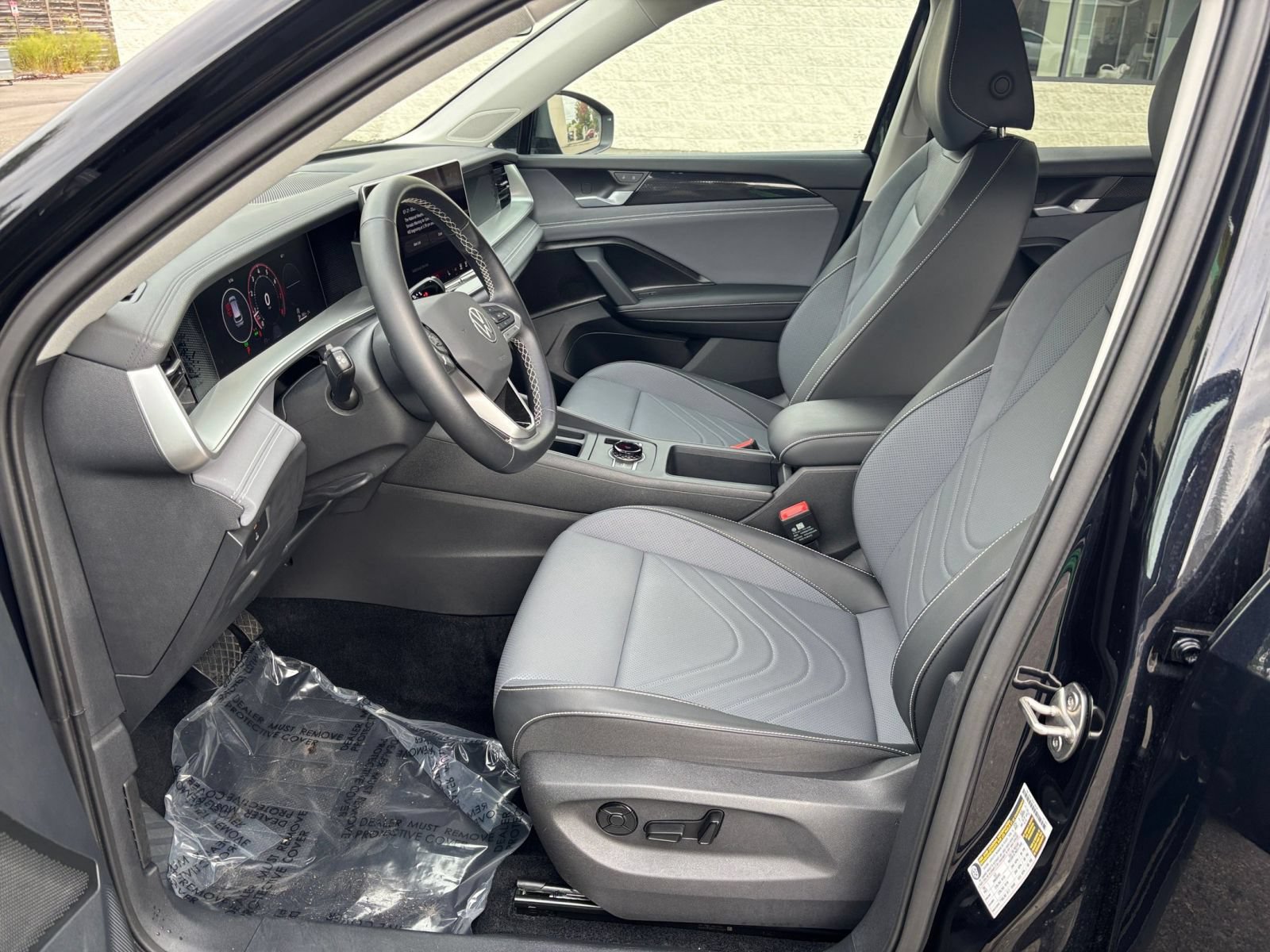 Used 2026 Volkswagen Tiguan SE AWD/4WD image 29