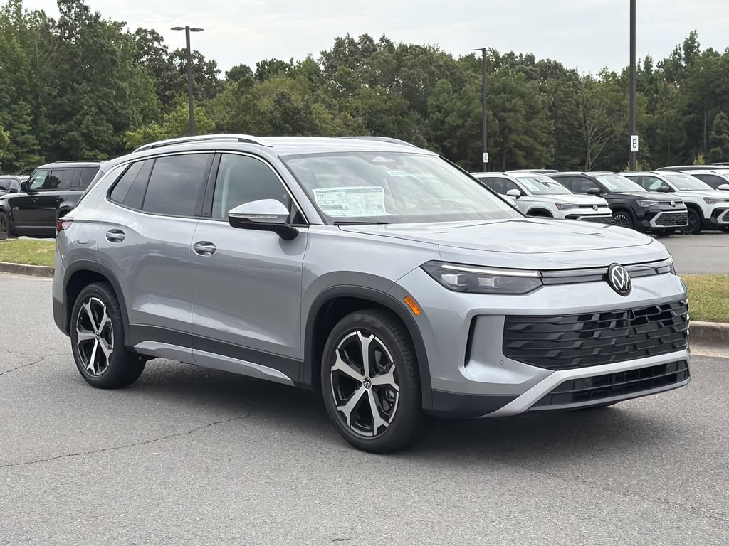 New 2026 Volkswagen Tiguan SE FWD image 7