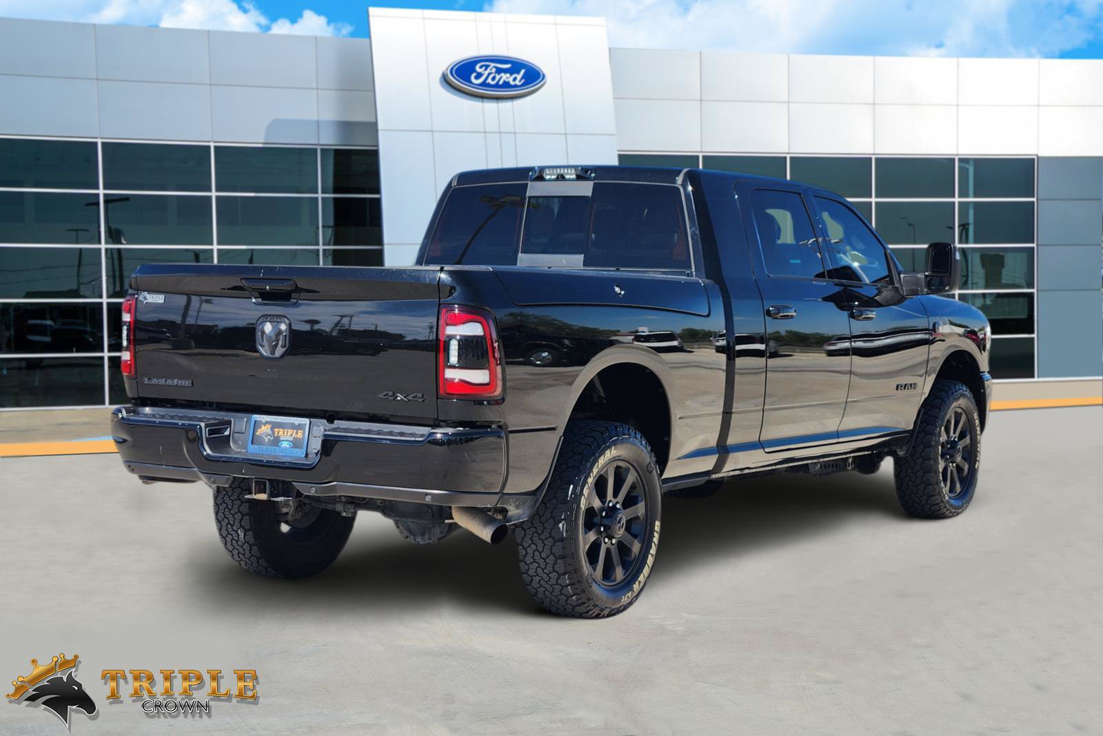 Used 2024 RAM 2500 Laramie w/ Night Edition AWD/4WD image 5