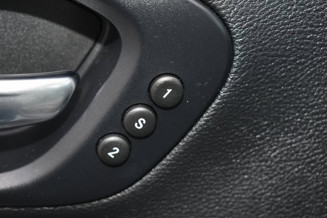 Used 2019 Jeep Cherokee Limited image 16