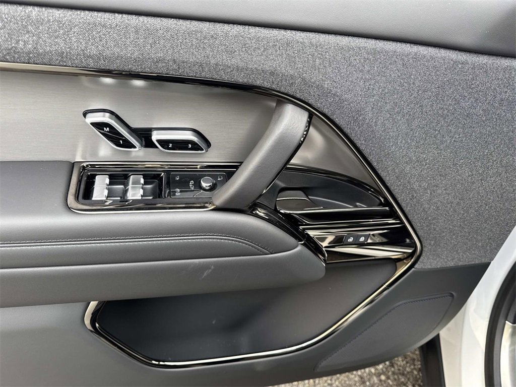 New 2025 Land Rover Range Rover Sport SE image 20