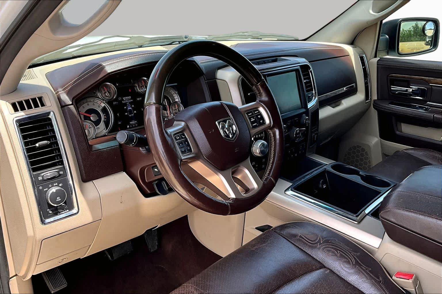 Used 2015 RAM 1500 Laramie Longhorn w/ Convenience Group AWD/4WD image 18