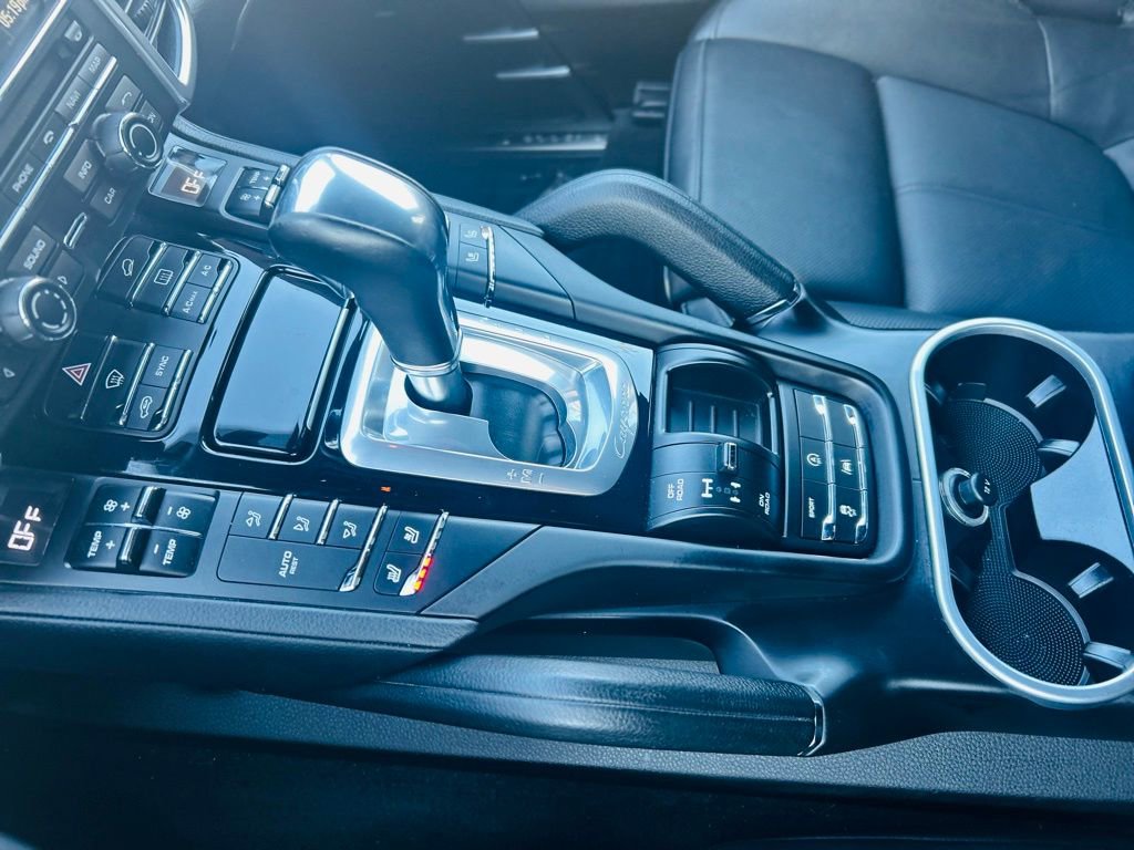 Used 2016 Porsche Cayenne S image 22