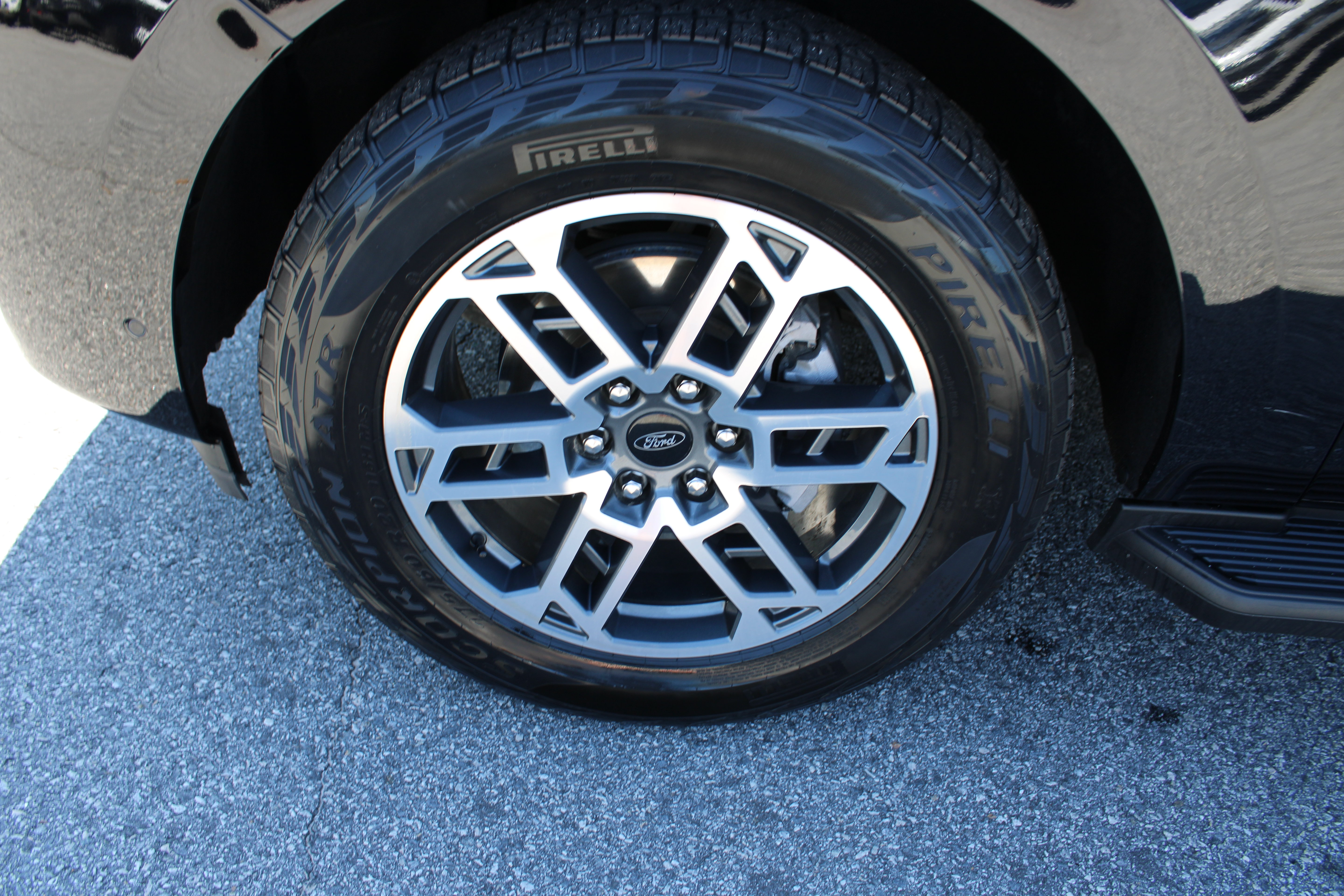 Used 2025 Ford Expedition Active AWD/4WD image 10