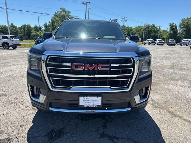 Used 2023 GMC Yukon XL SLT w/ SLT Premium Package AWD/4WD image 2