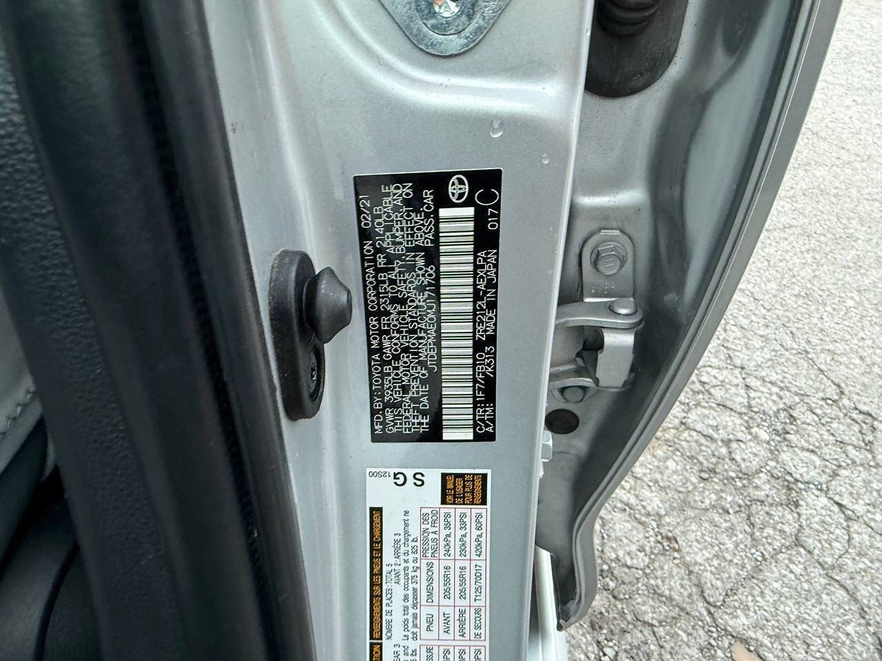 Used 2021 Toyota Corolla LE image 19