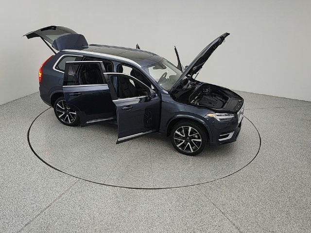 Used 2025 Volvo XC90 B5 Plus w/ Protection Package Premier AWD/4WD image 18
