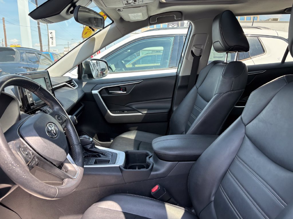 Used 2022 Toyota RAV4 XLE Premium FWD image 13