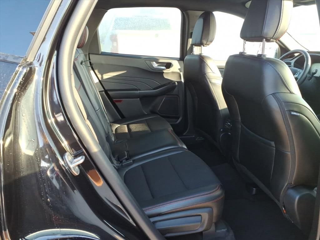 Used 2025 Ford Escape ST-Line image 15