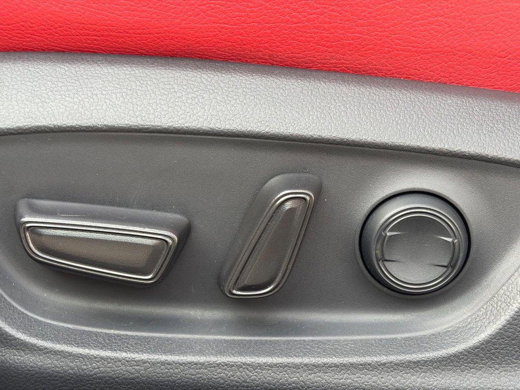 Used 2019 Toyota Camry XSE image 18