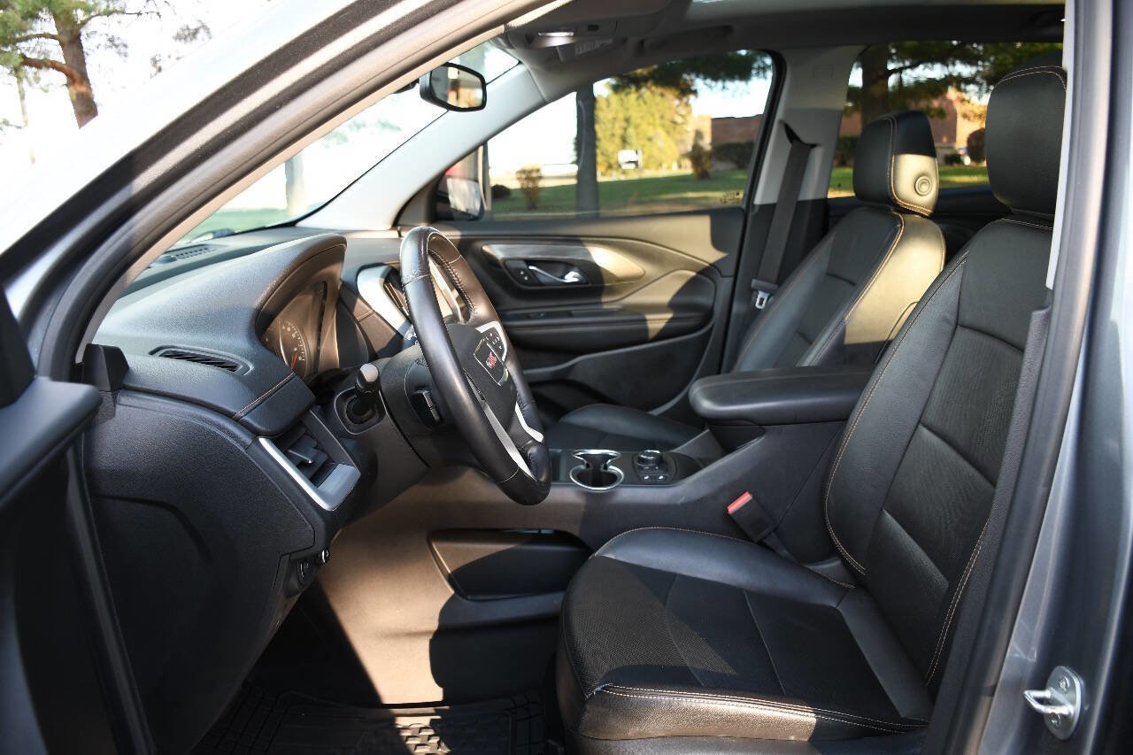 Used 2021 GMC Terrain SLT w/ Elevation Edition image 11