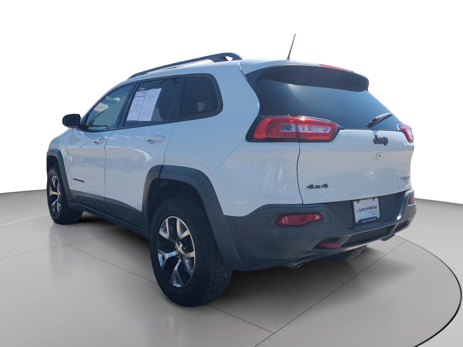 Used 2015 Jeep Cherokee Trailhawk AWD/4WD image 3