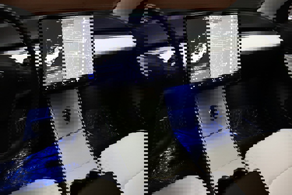 Used 2020 Tesla Model 3 Performance image 27