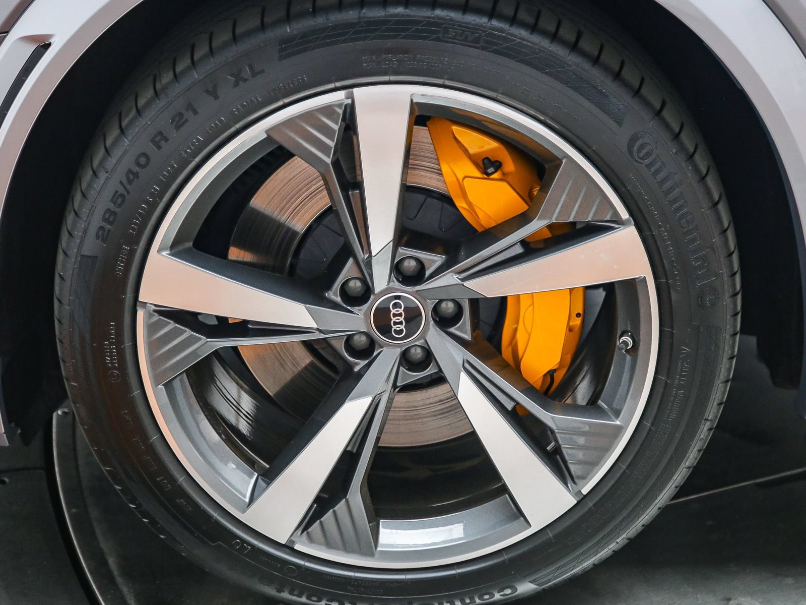 Used 2022 Audi e-tron S Premium Plus AWD/4WD image 10