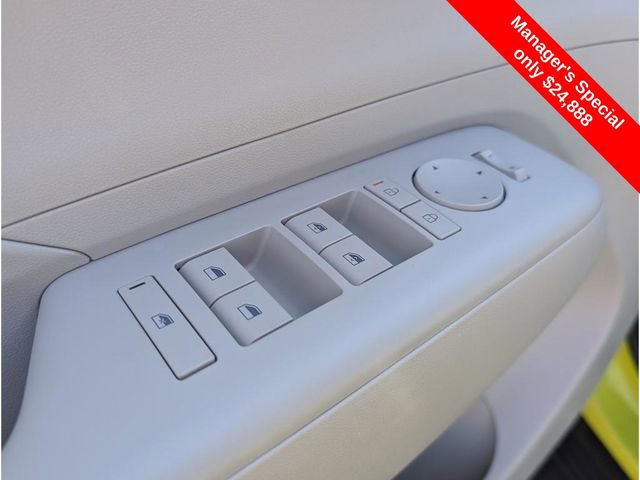 Used 2025 Hyundai Kona SEL image 17