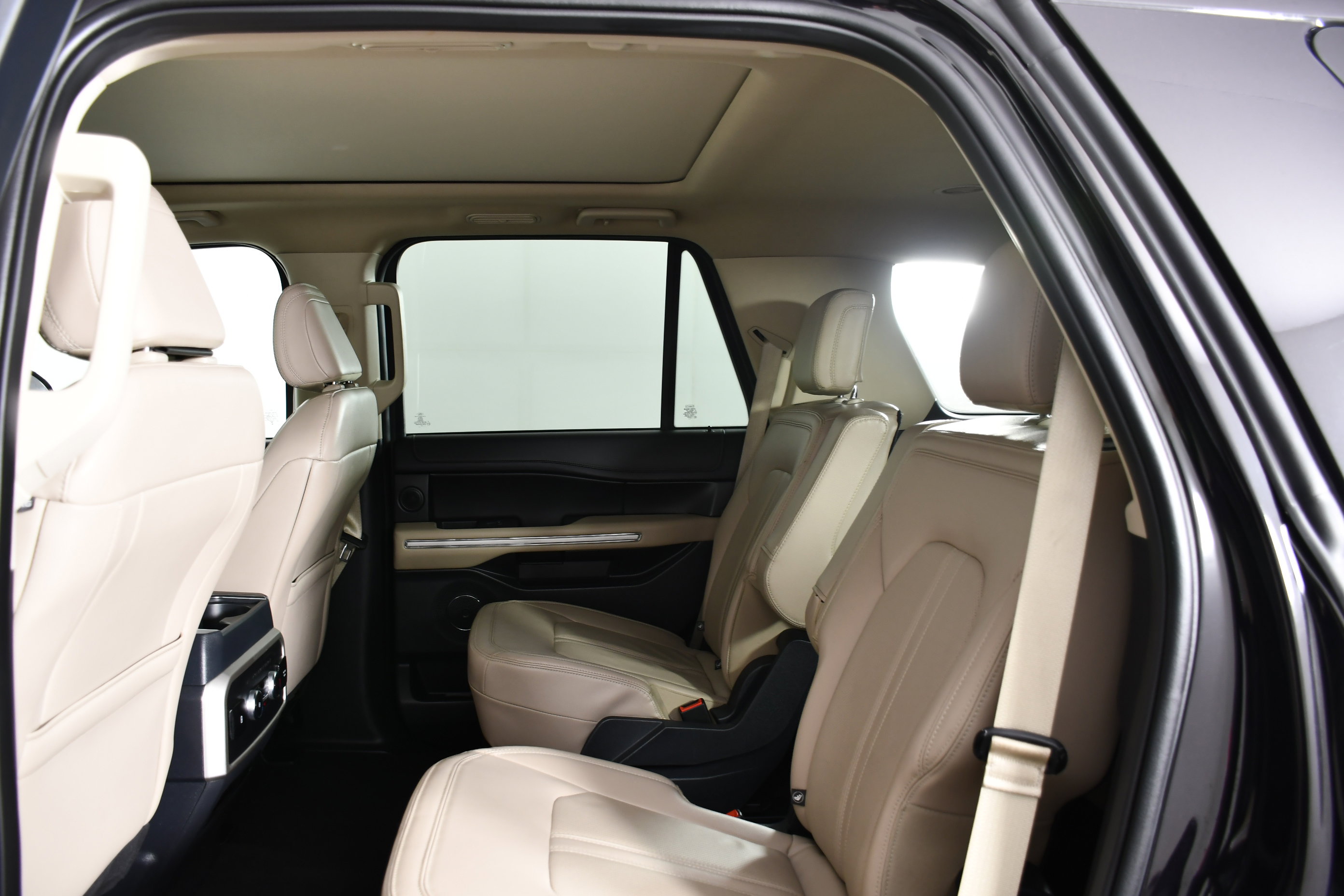 Used 2024 Ford Expedition Limited image 31