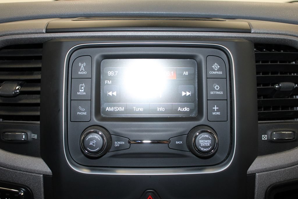 Used 2017 RAM 1500 Express AWD/4WD image 23