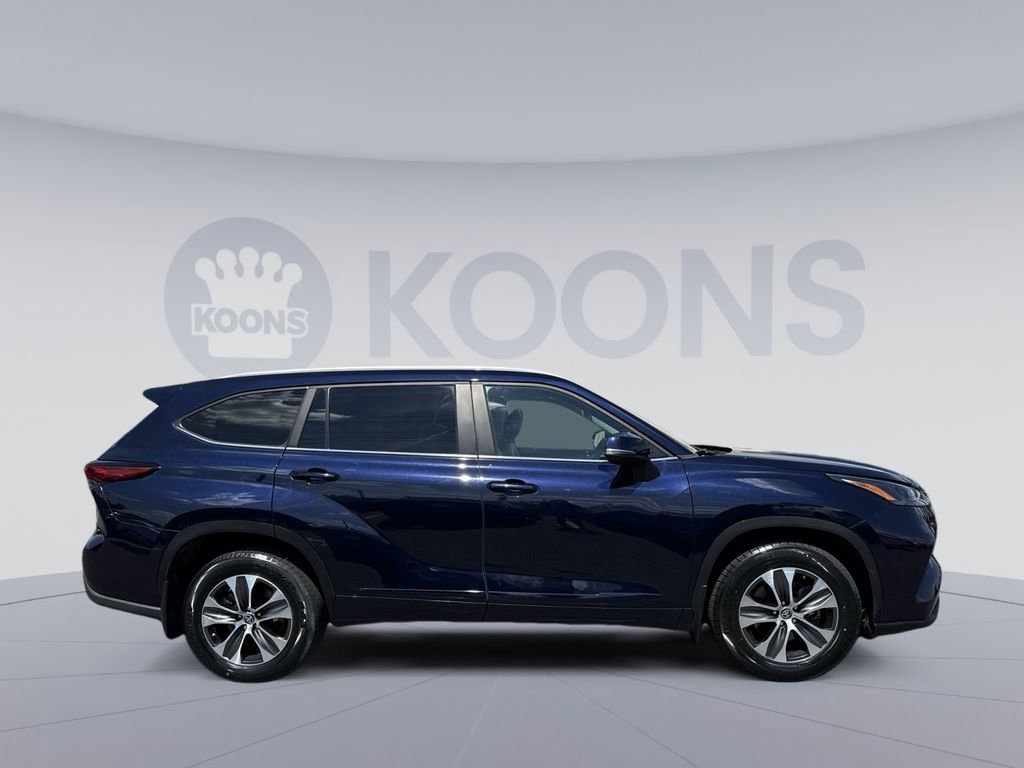 Used 2023 Toyota Highlander XLE AWD/4WD image 8
