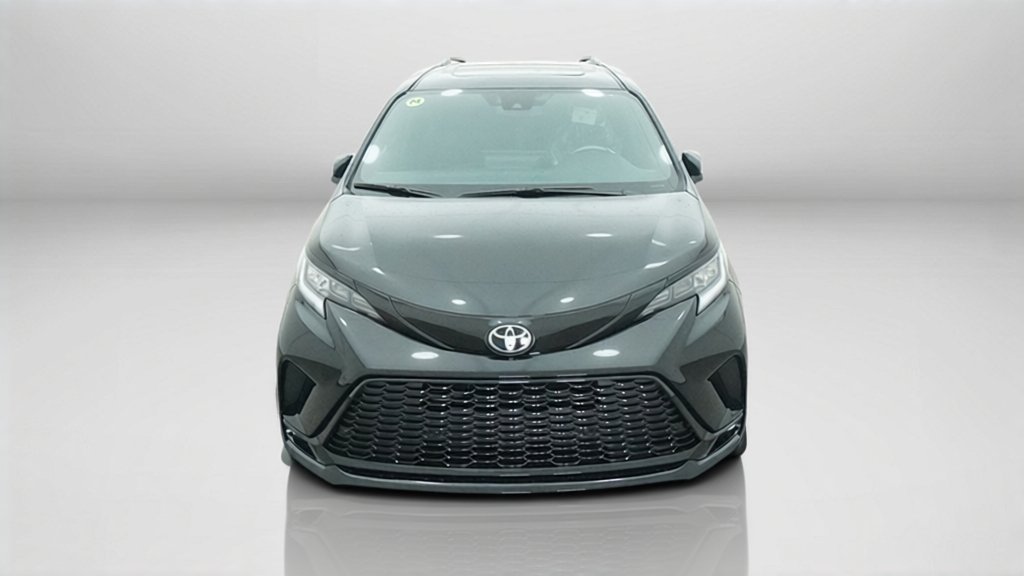 New 2026 Toyota Sienna XSE FWD image 16