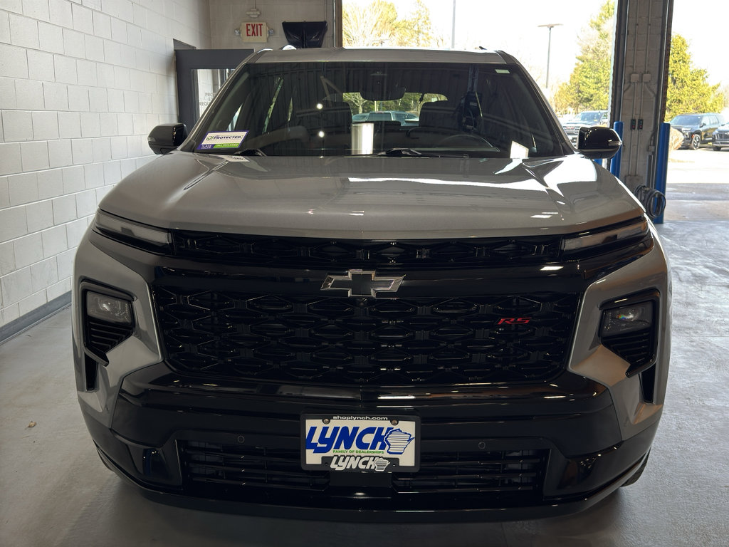 Used 2025 Chevrolet Traverse RS image 8