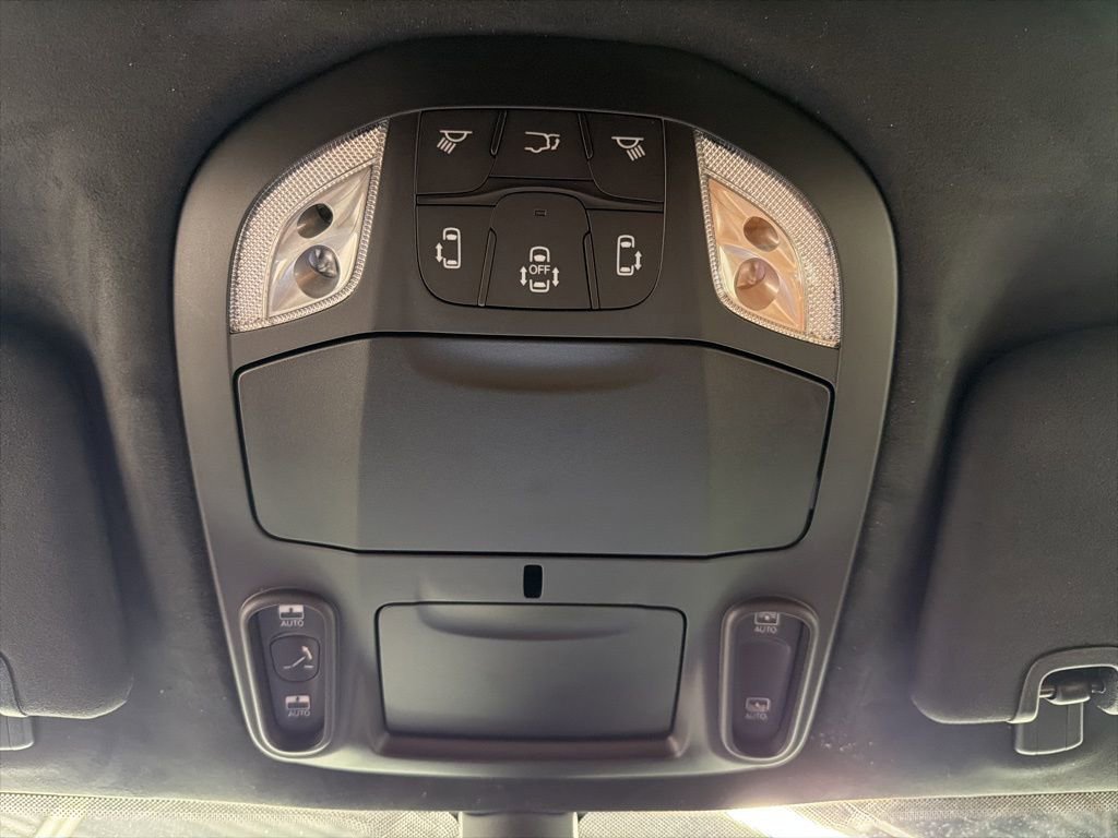 New 2026 Chrysler Pacifica Pinnacle image 25