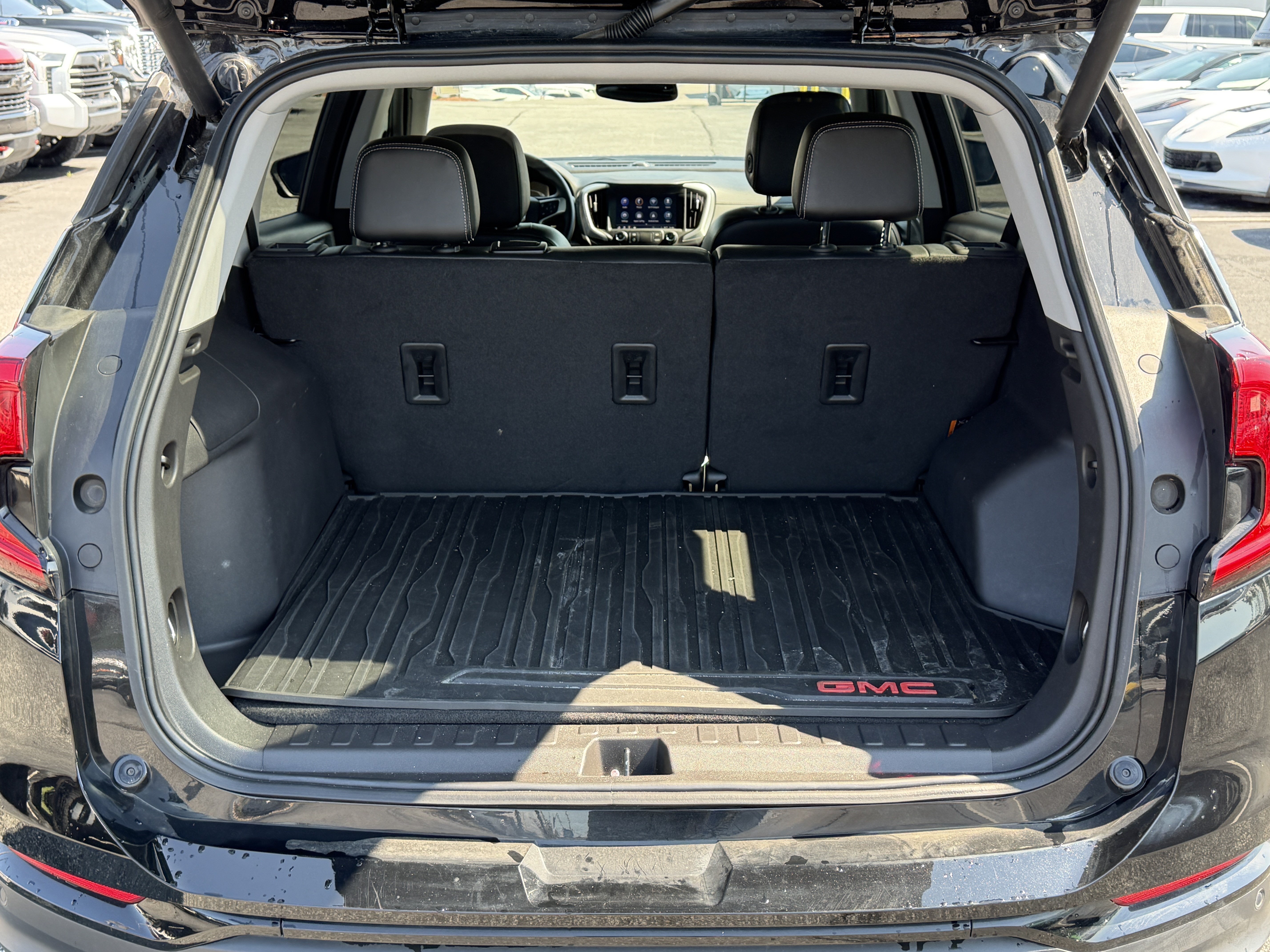 Used 2024 GMC Terrain SLT w/ Elevation Edition AWD/4WD image 31