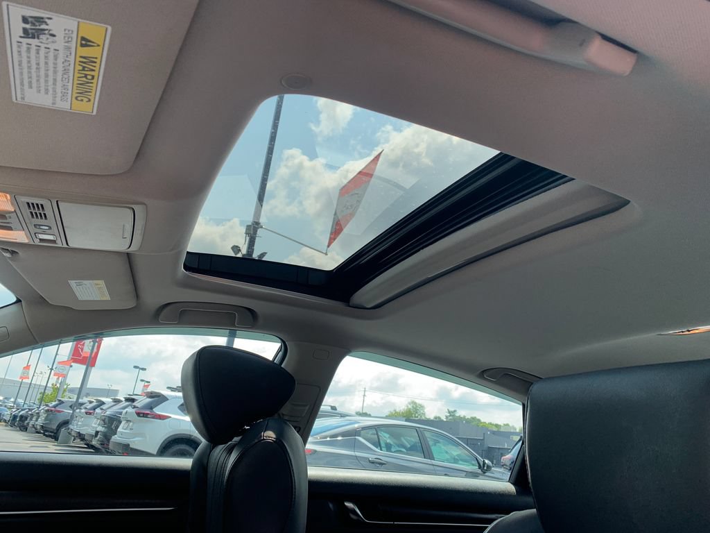 Used 2018 Honda Accord Touring image 16