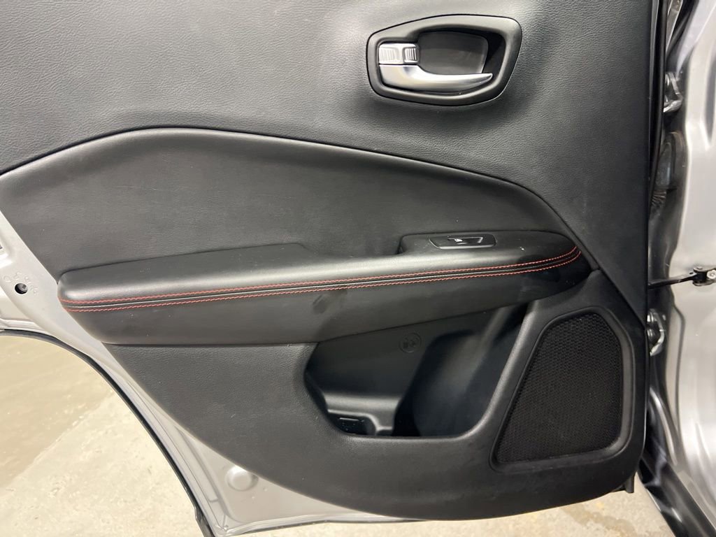 Used 2020 Jeep Compass Trailhawk AWD/4WD image 21