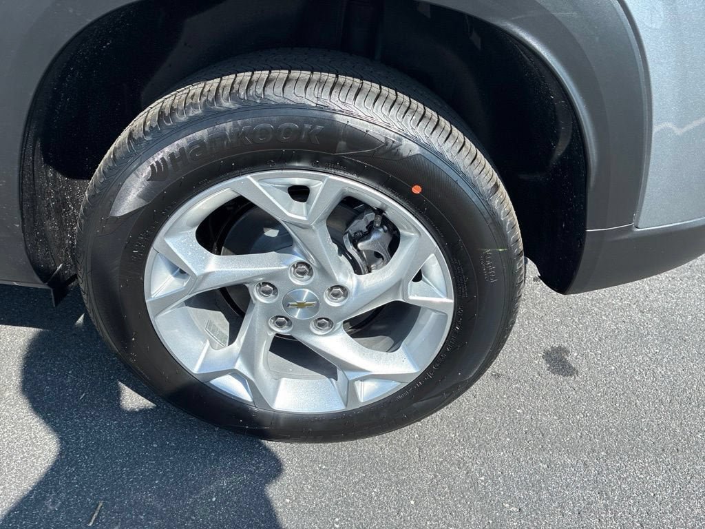 New 2026 Chevrolet Trax LS w/ LS Convenience Package FWD image 37