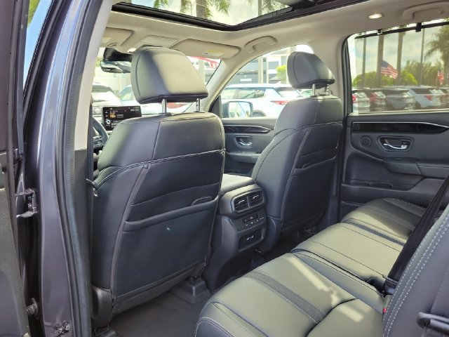 Used 2023 Honda Pilot Touring image 12