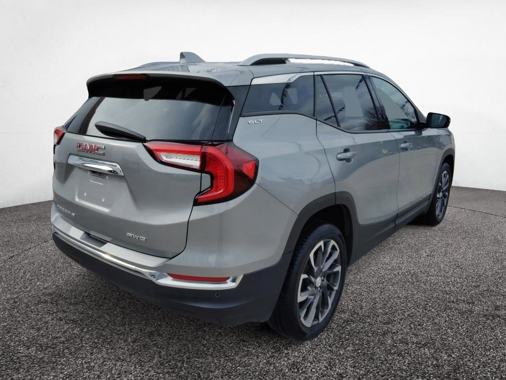 Used 2023 GMC Terrain SLT w/ Tech Package image 7