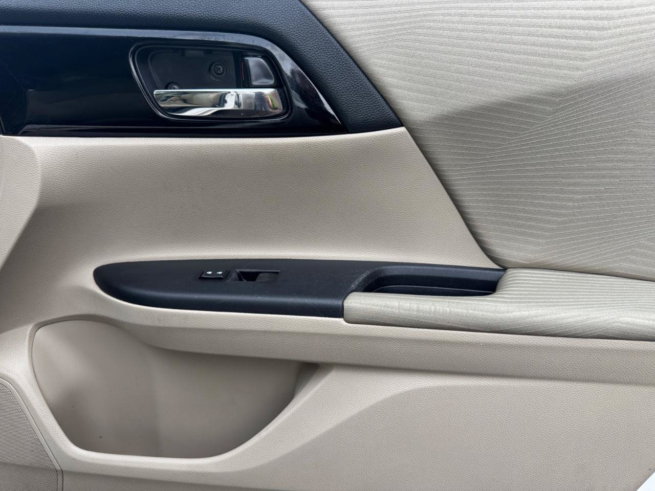 Used 2017 Honda Accord LX image 22