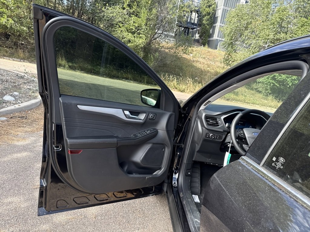 New 2026 Ford Escape Platinum image 10