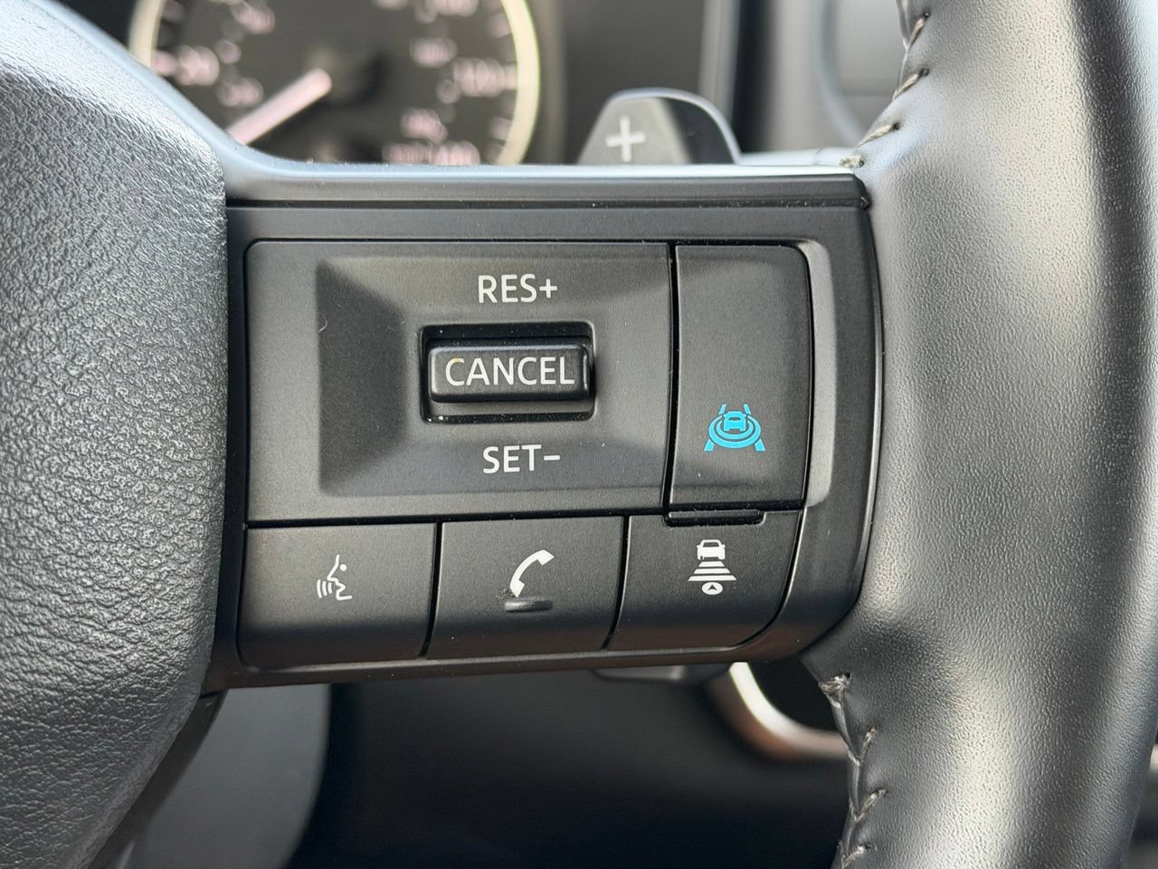 Certified 2025 Nissan Rogue SV AWD/4WD image 16