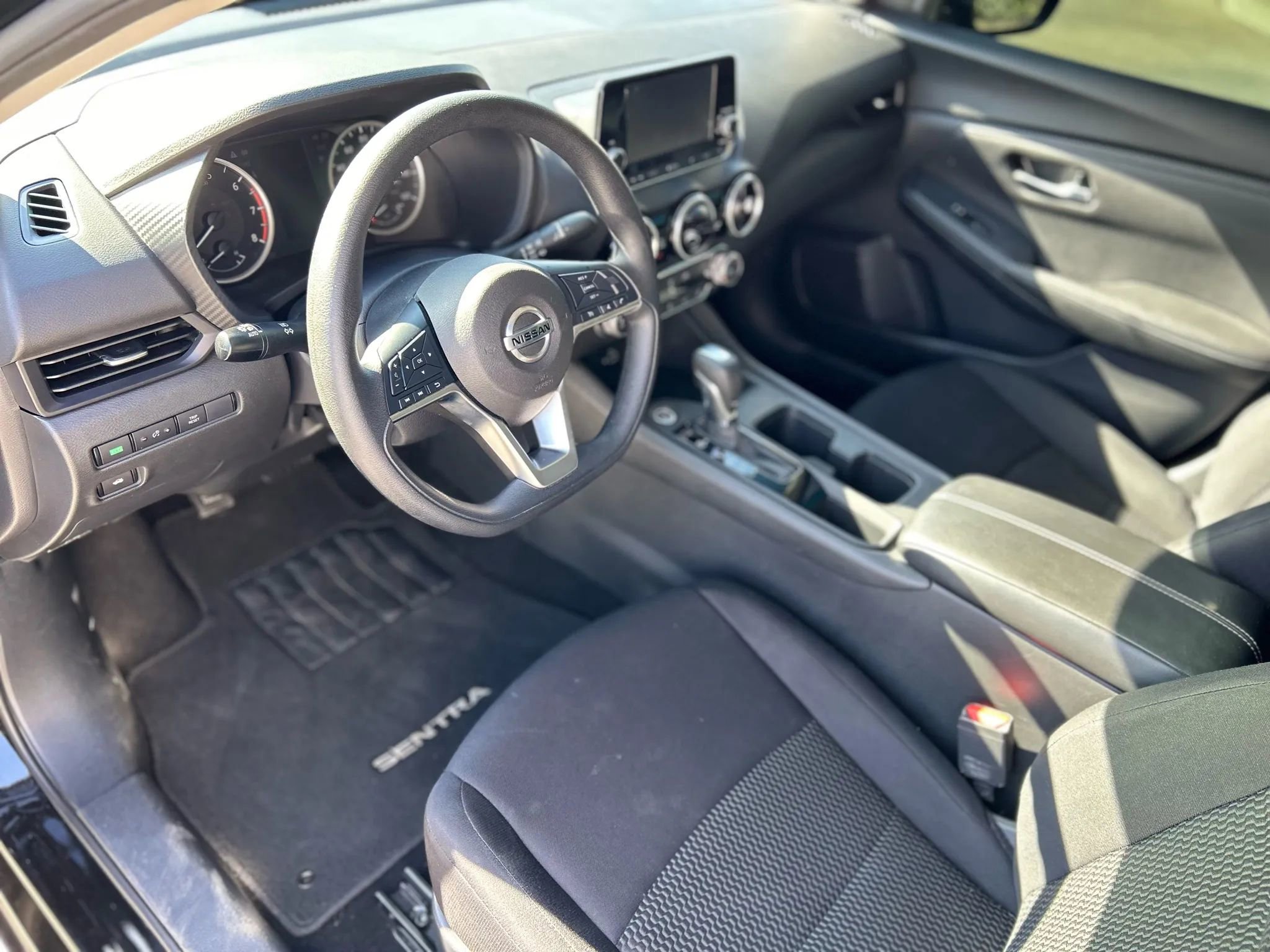 Used 2023 Nissan Sentra S image 11