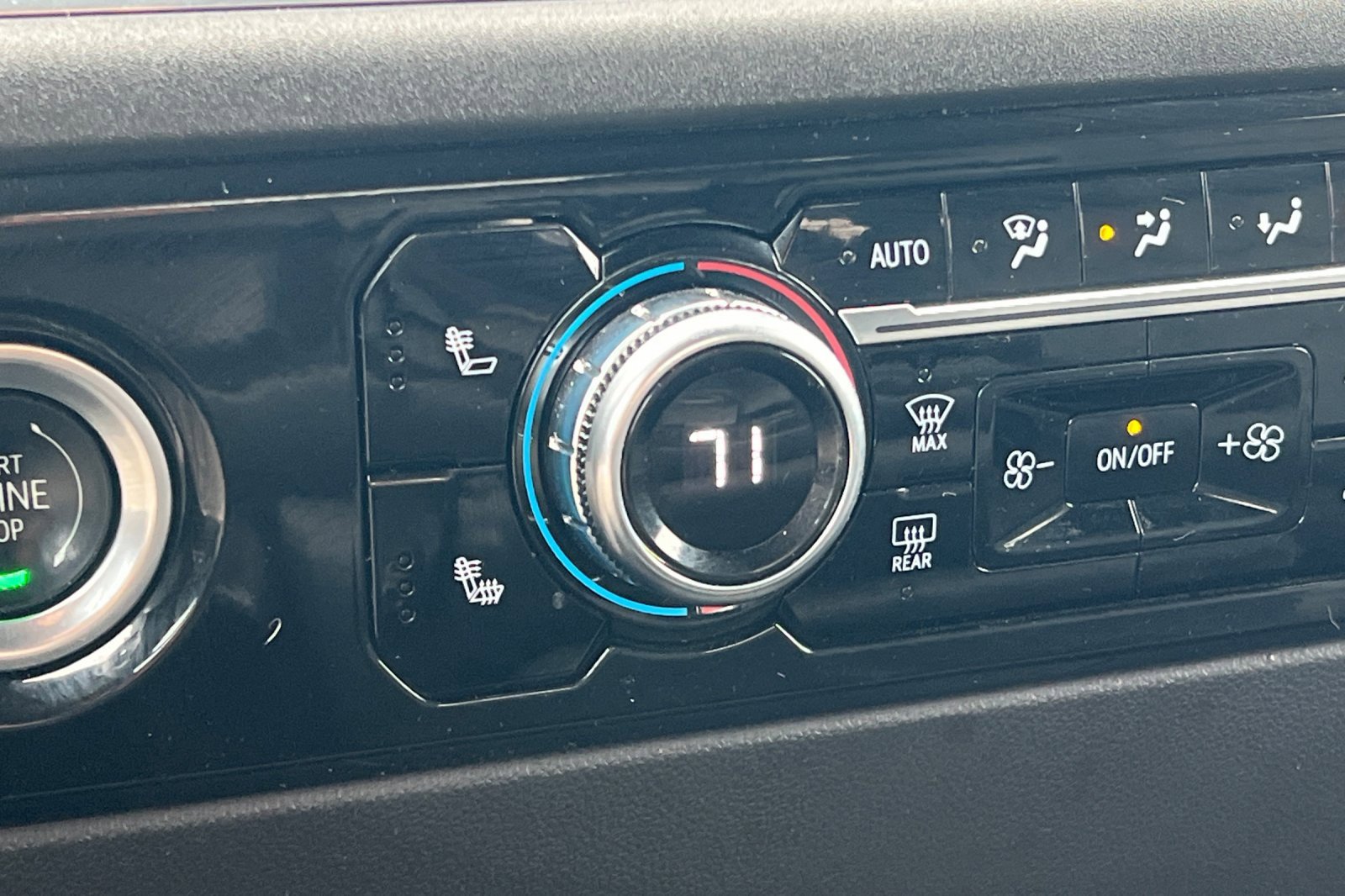 Used 2024 GMC Sierra 1500 SLT image 28