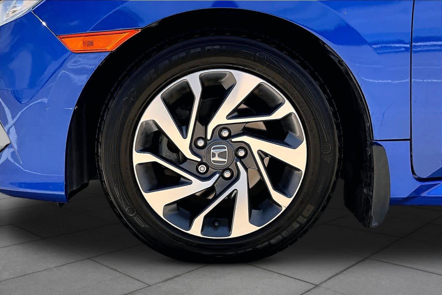 Used 2018 Honda Civic EX image 11